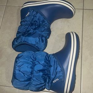 Boots crocs size 7